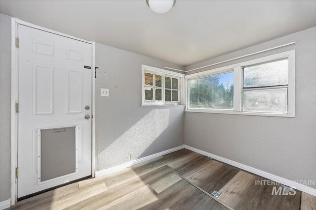 516 N 5th Ave, Twin Falls, ID 83301