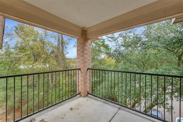 8051 Bay Branch Drive 332, The Woodlands, TX 77382