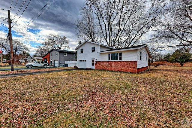 17 Bogardus Ave, Catskill, NY 12414