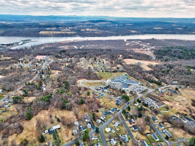 17 Bogardus Ave, Catskill, NY 12414