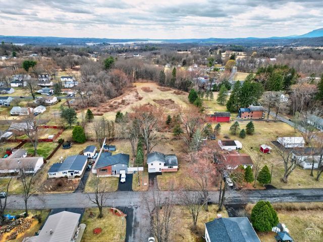 17 Bogardus Ave, Catskill, NY 12414