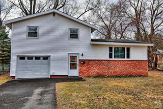 17 Bogardus Ave, Catskill, NY 12414