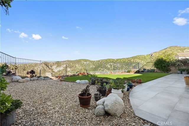 18619 Cedar Crest Drive, Canyon Country, CA 91387