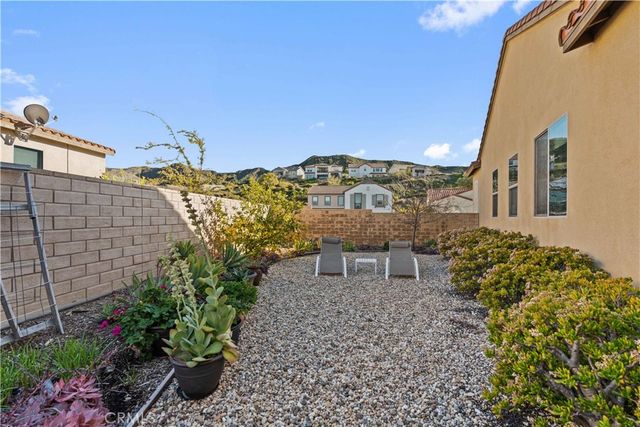 18619 Cedar Crest Drive, Canyon Country, CA 91387