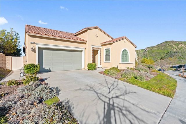 18619 Cedar Crest Drive, Canyon Country, CA 91387