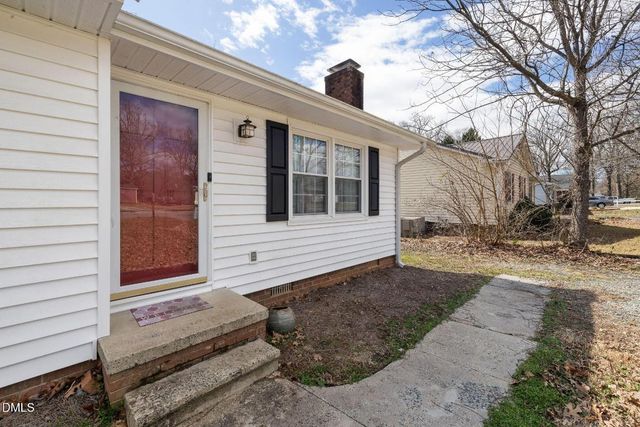 825 Parkwood Street, Burlington, NC 27215