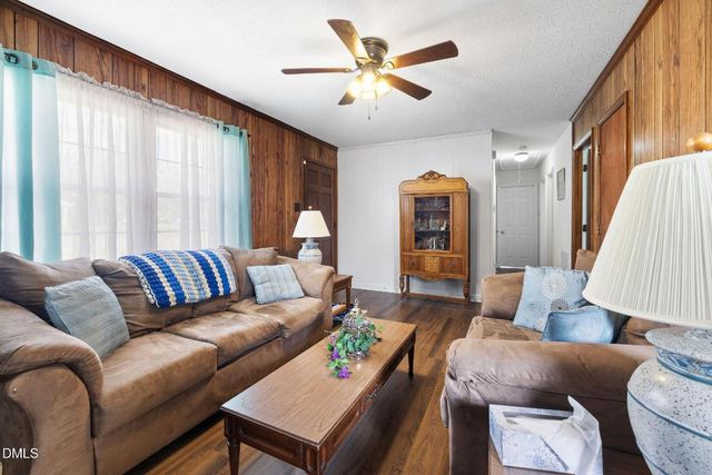 825 Parkwood Street, Burlington, NC 27215