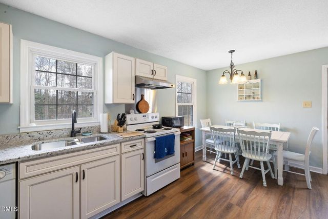 825 Parkwood Street, Burlington, NC 27215