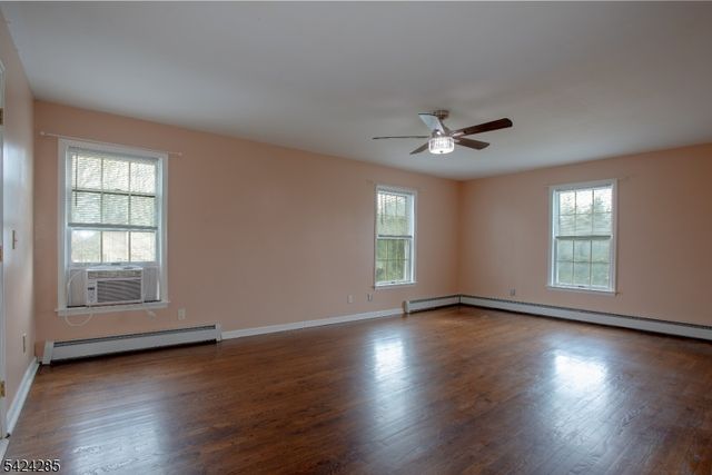 28 Weldon Rd, Jefferson Twp., NJ 07849