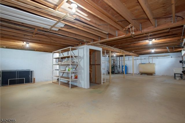 28 Weldon Rd, Jefferson Twp., NJ 07849