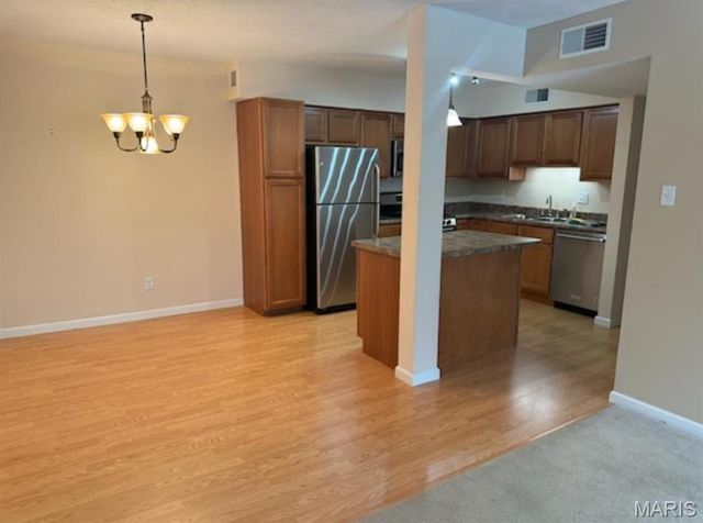 1431 Willow Brook Cove 7, St Louis, MO 63146