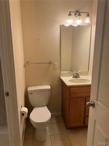 1431 Willow Brook Cove 7, St Louis, MO 63146