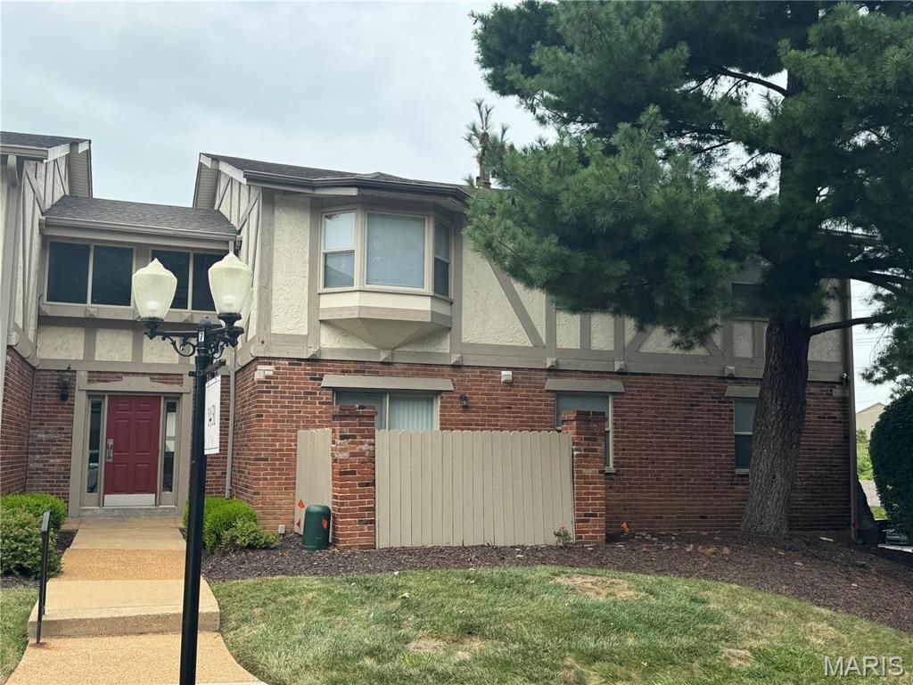 1431 Willow Brook Cove 7, St Louis, MO 63146