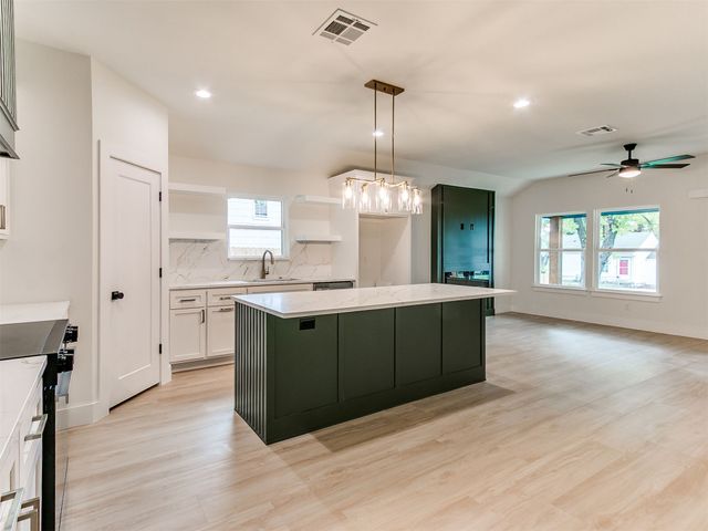 1323 N Toledo Avenue, Tulsa, OK 74115