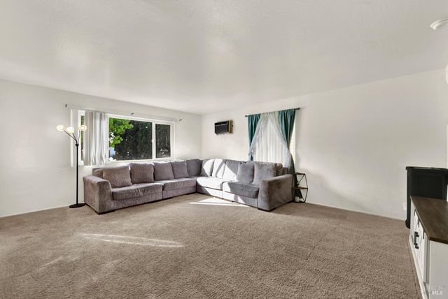 606 E Tennessee St, Fairfield, CA 94533