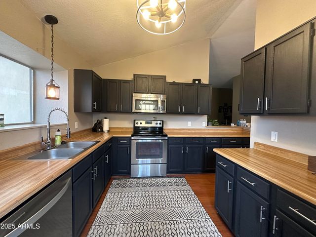 7217 W PARADISE Drive, Peoria, AZ 85345