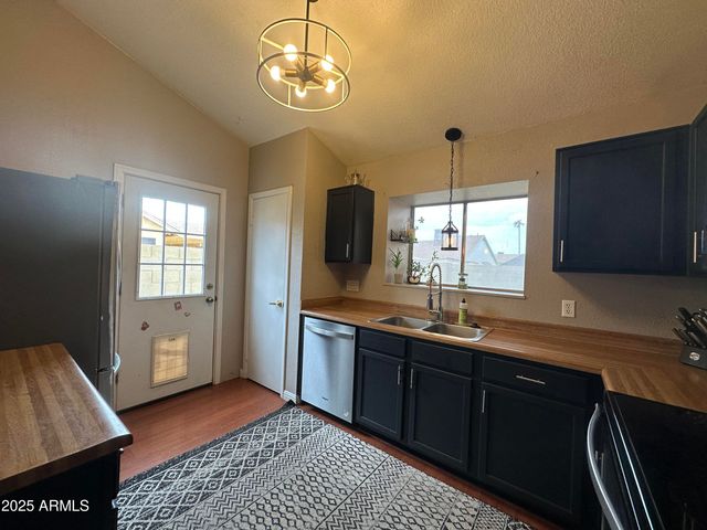 7217 W PARADISE Drive, Peoria, AZ 85345