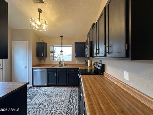 7217 W PARADISE Drive, Peoria, AZ 85345