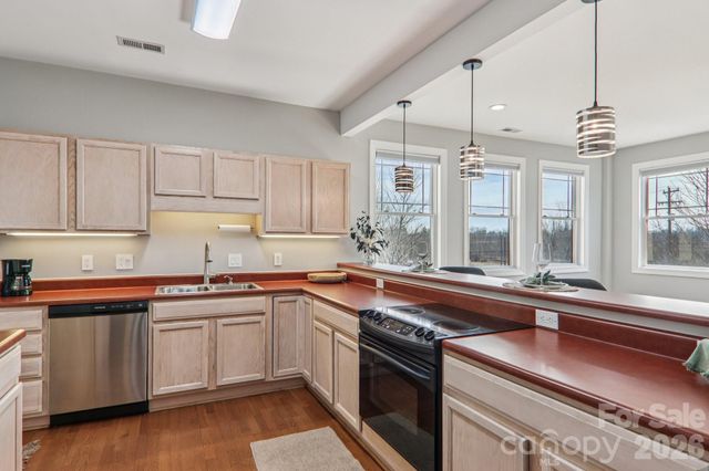 475 S Church Street E, Hendersonville, NC 28792