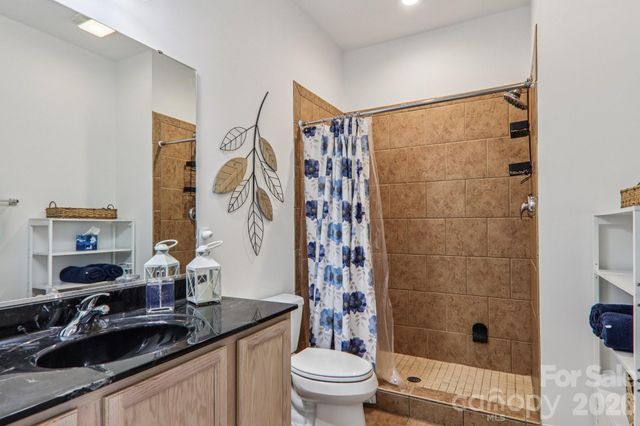 475 S Church Street E, Hendersonville, NC 28792