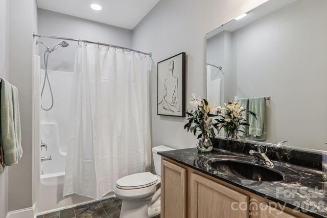 475 S Church Street E, Hendersonville, NC 28792