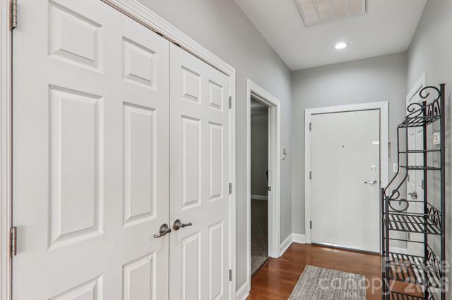 475 S Church Street E, Hendersonville, NC 28792