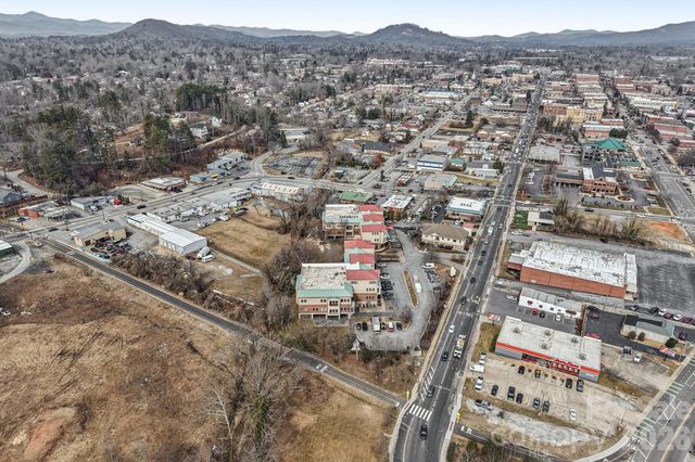 475 S Church Street E, Hendersonville, NC 28792