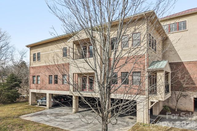 475 S Church Street E, Hendersonville, NC 28792