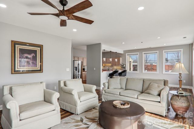 475 S Church Street E, Hendersonville, NC 28792