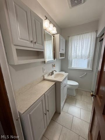 2717 Tuxedo Avenue, Parma, OH 44134