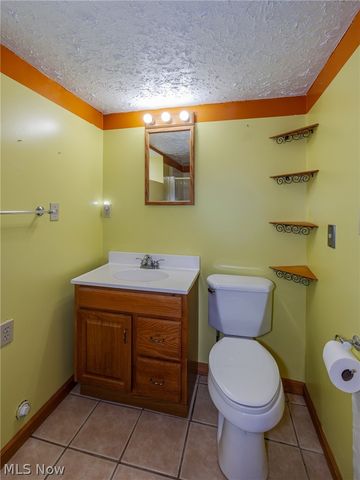 2717 Tuxedo Avenue, Parma, OH 44134