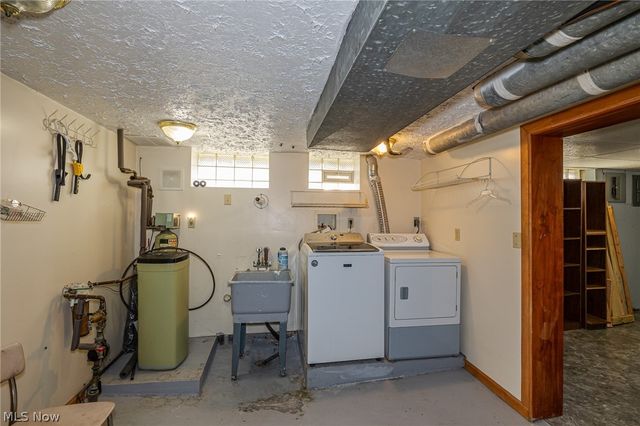 2717 Tuxedo Avenue, Parma, OH 44134