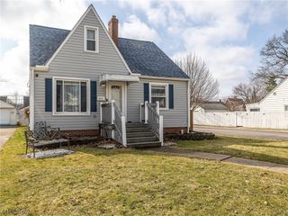 2717 Tuxedo Avenue, Parma, OH 44134