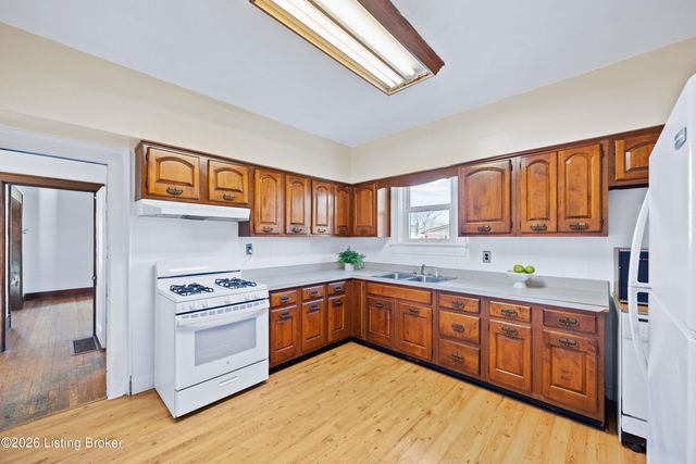 3235 Taylor Blvd, Louisville, KY 40215