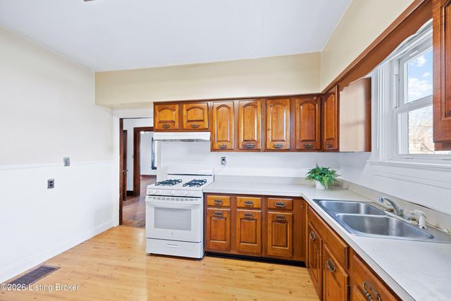 3235 Taylor Blvd, Louisville, KY 40215