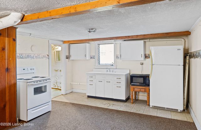 3235 Taylor Blvd, Louisville, KY 40215