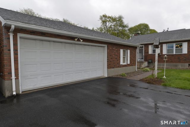 8 Dean Drive, Newington, CT 06111