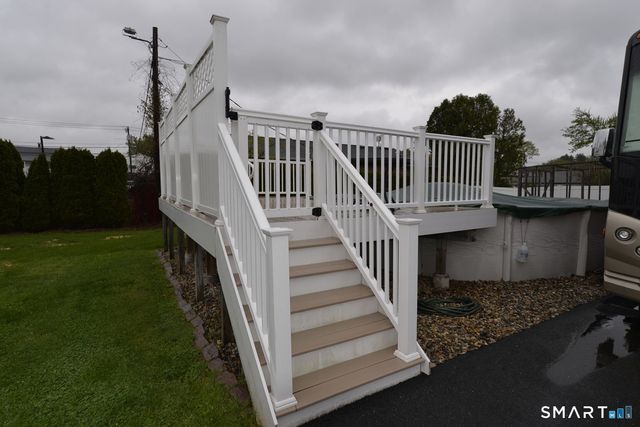 8 Dean Drive, Newington, CT 06111