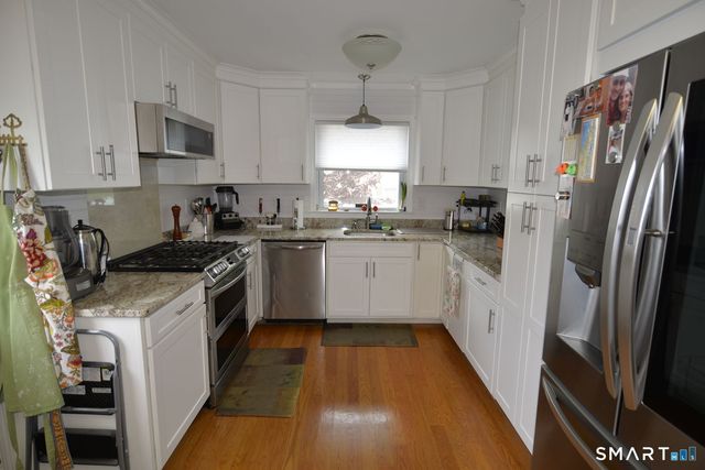 8 Dean Drive, Newington, CT 06111