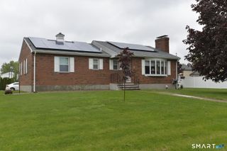 8 Dean Drive, Newington, CT 06111