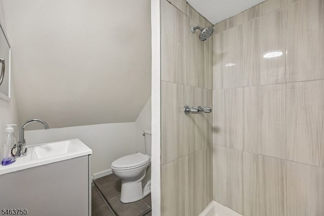 21 East 5Th St, Clifton City, NJ 07011