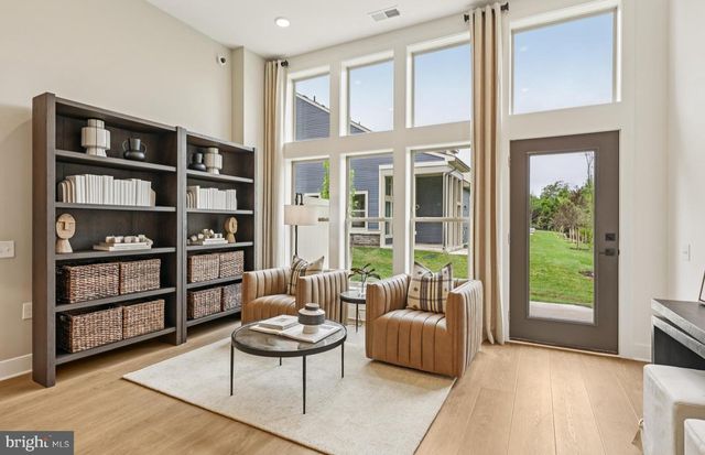 15455 PINK TOPAZ LN, Haymarket, VA 20169