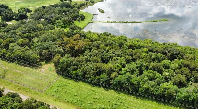 201 Middle Bayou Trail, Angleton, TX 77515