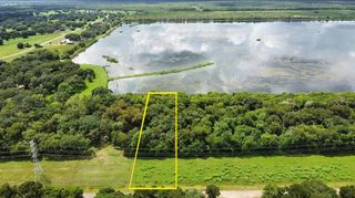 201 Middle Bayou Trail, Angleton, TX 77515