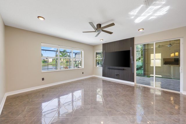 8160 CANTABRIA FALLS Drive, Boynton Beach, FL 33473