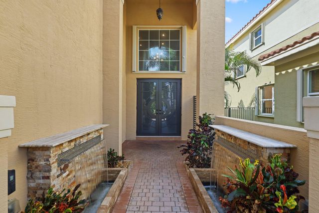 8160 CANTABRIA FALLS Drive, Boynton Beach, FL 33473
