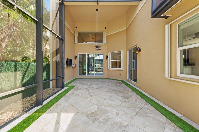 8160 CANTABRIA FALLS Drive, Boynton Beach, FL 33473