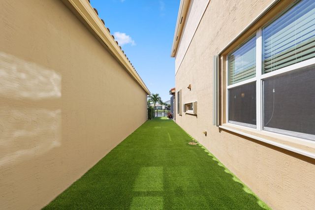 8160 CANTABRIA FALLS Drive, Boynton Beach, FL 33473