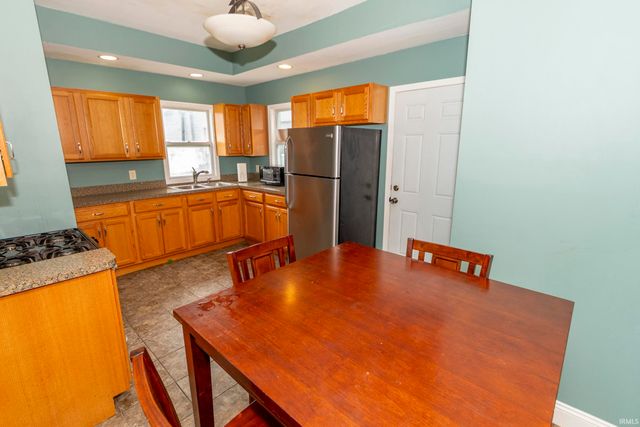 224 2nd N. St, Elkhart, IN 46516