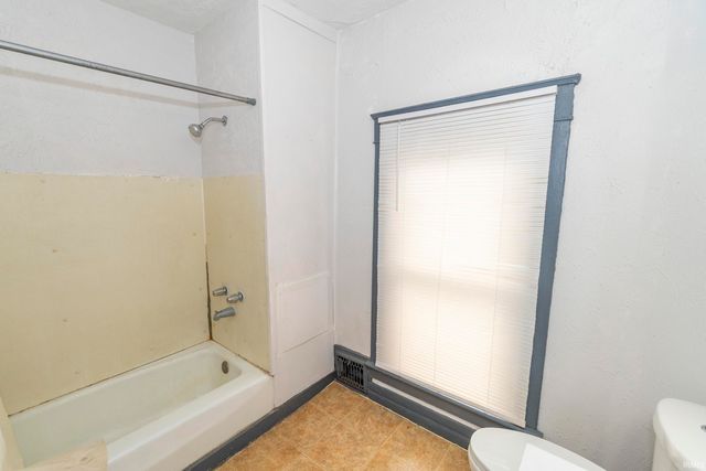 224 2nd N. St, Elkhart, IN 46516